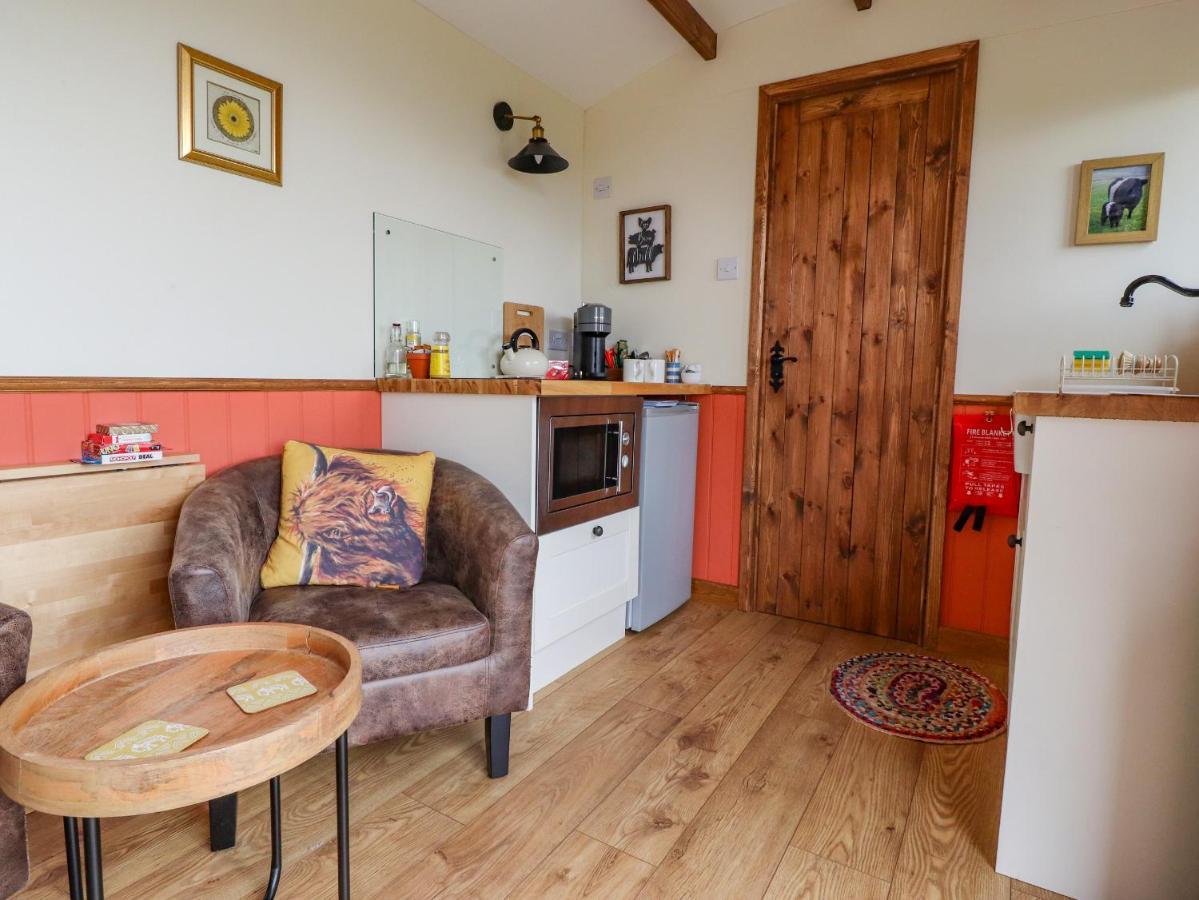 The Herdsman Luxury Shepherds Hut Barnoldswick