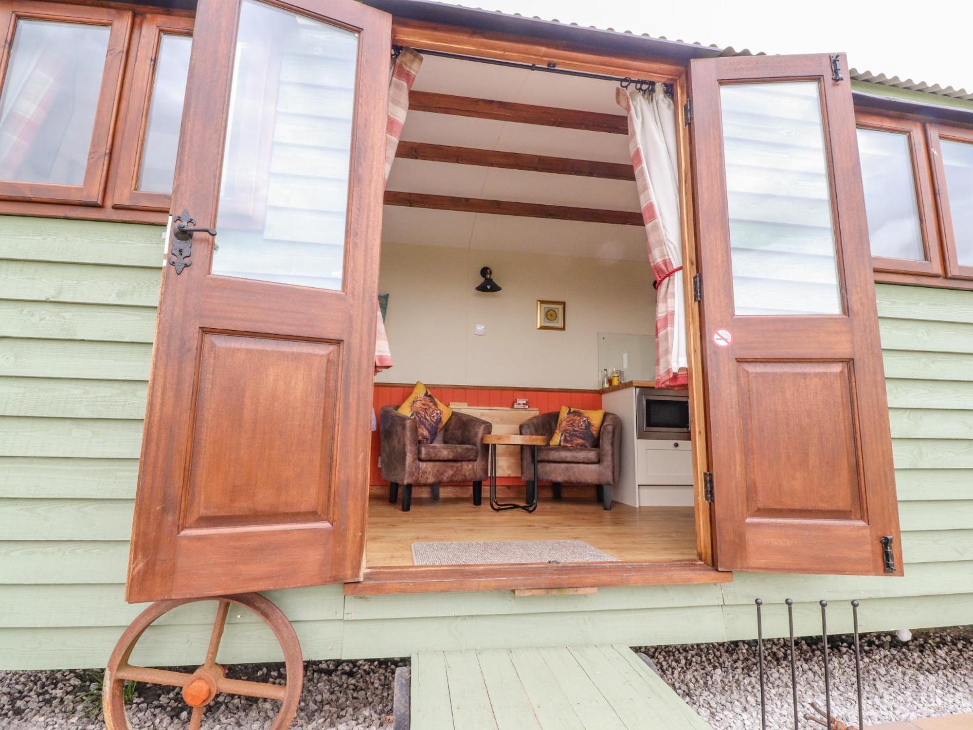 The Herdsman Luxury Shepherds Hut Barnoldswick