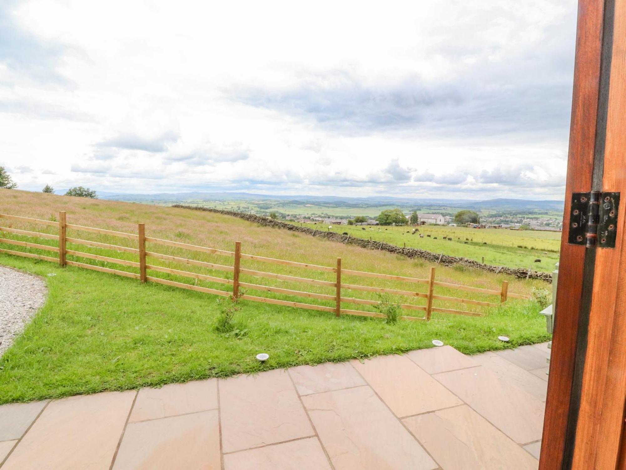The Herdsman Luxury Shepherds Hut Holiday home Barnoldswick