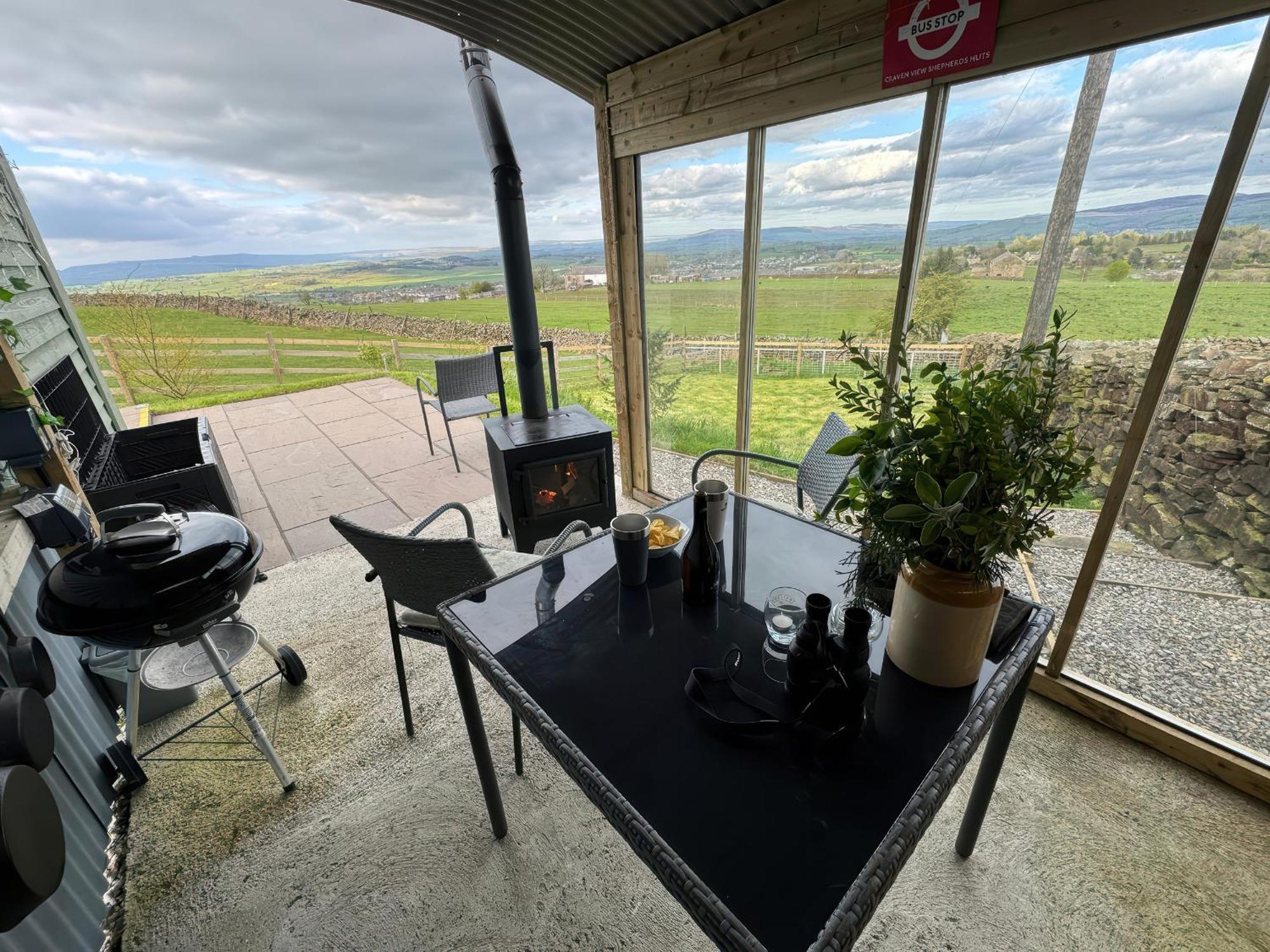 The Herdsman Luxury Shepherds Hut Holiday home Barnoldswick